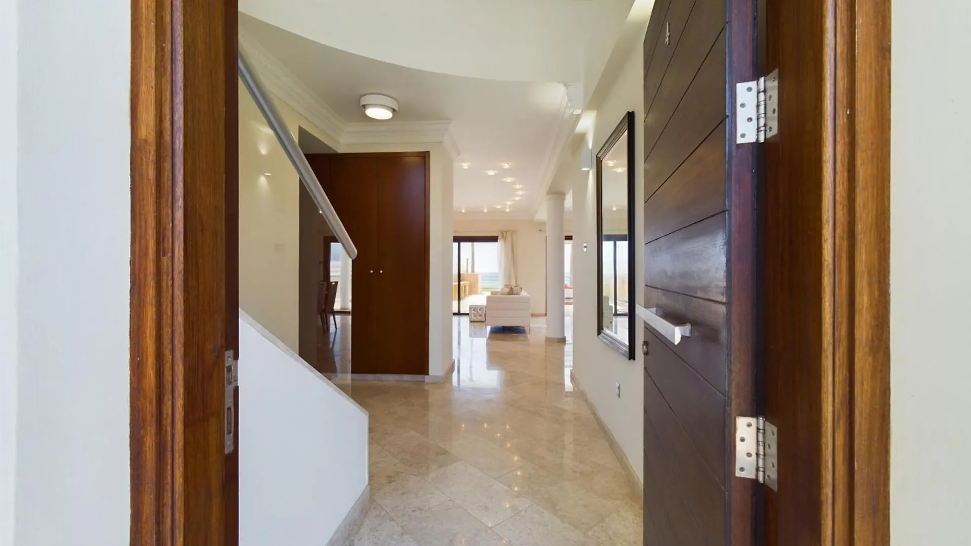 Fabulous Beach Front House With Pool Lárnaka 0*,